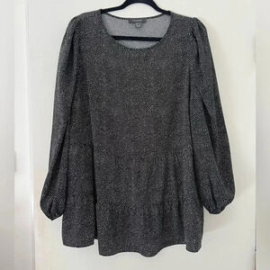 Polka dot flowy top size 12 (F136)